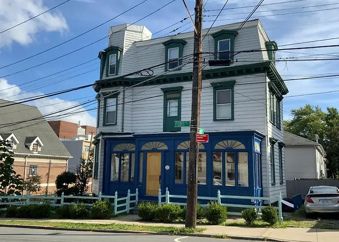 Fort Pl B&B And Gallery